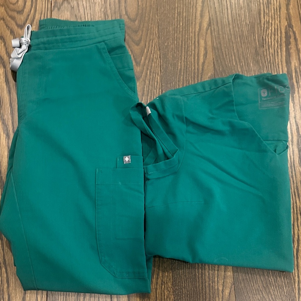 Figs Women's Teal Scrub Set